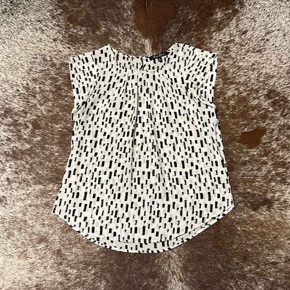 Alice Blue Blouse never worn tags removed to launder only size M